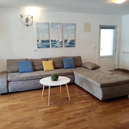 Marina Veruda Apartmán *